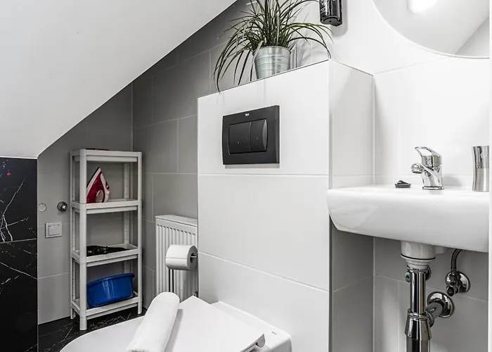 Brzozowa Centrum By Rentilopl Apartmán